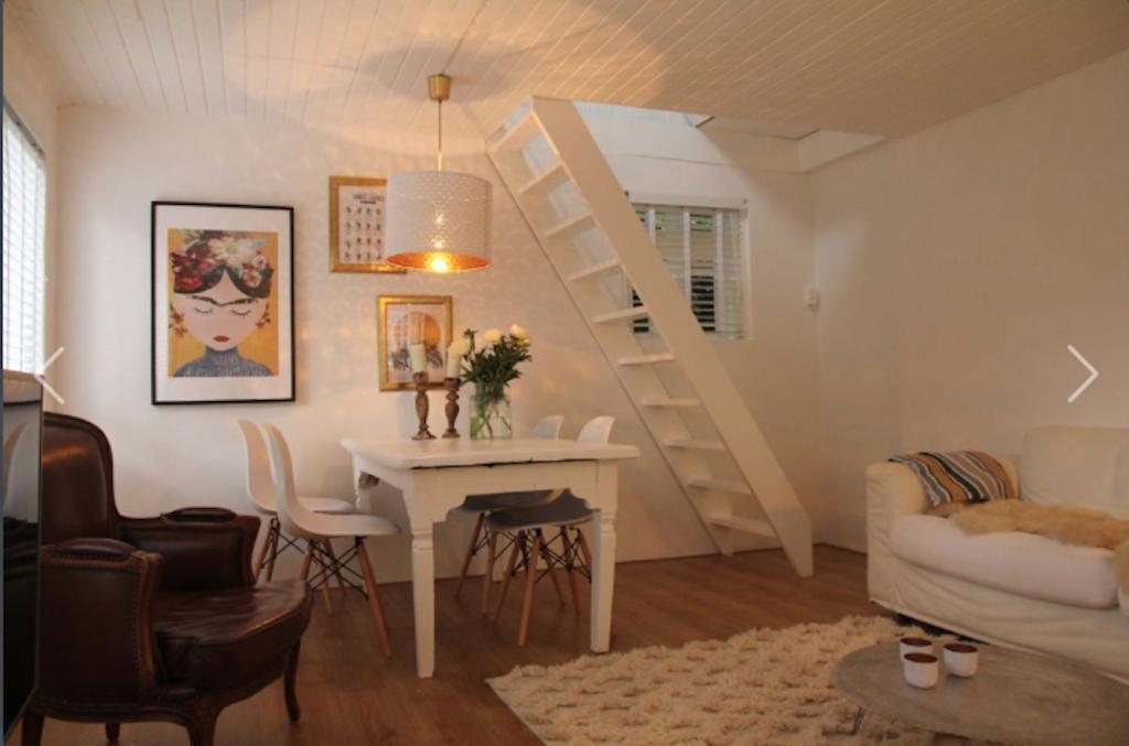 Vila Mary'S Zomerhuis Bergen Exteriér fotografie
